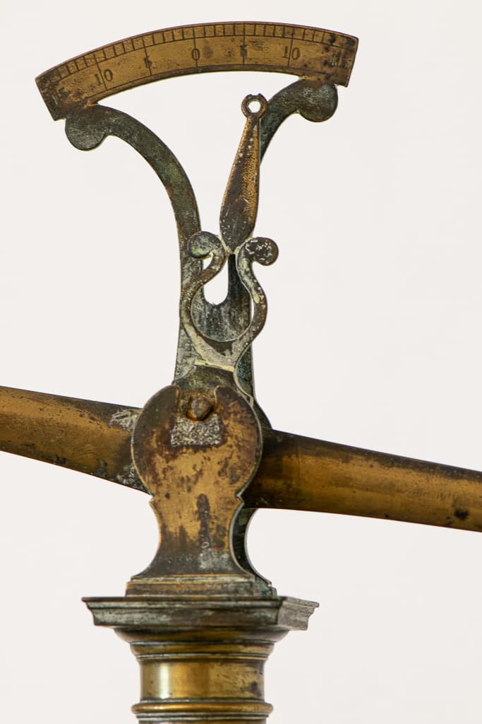 Late 19th Century French Apothecary Scale - French antique decorative objects 3