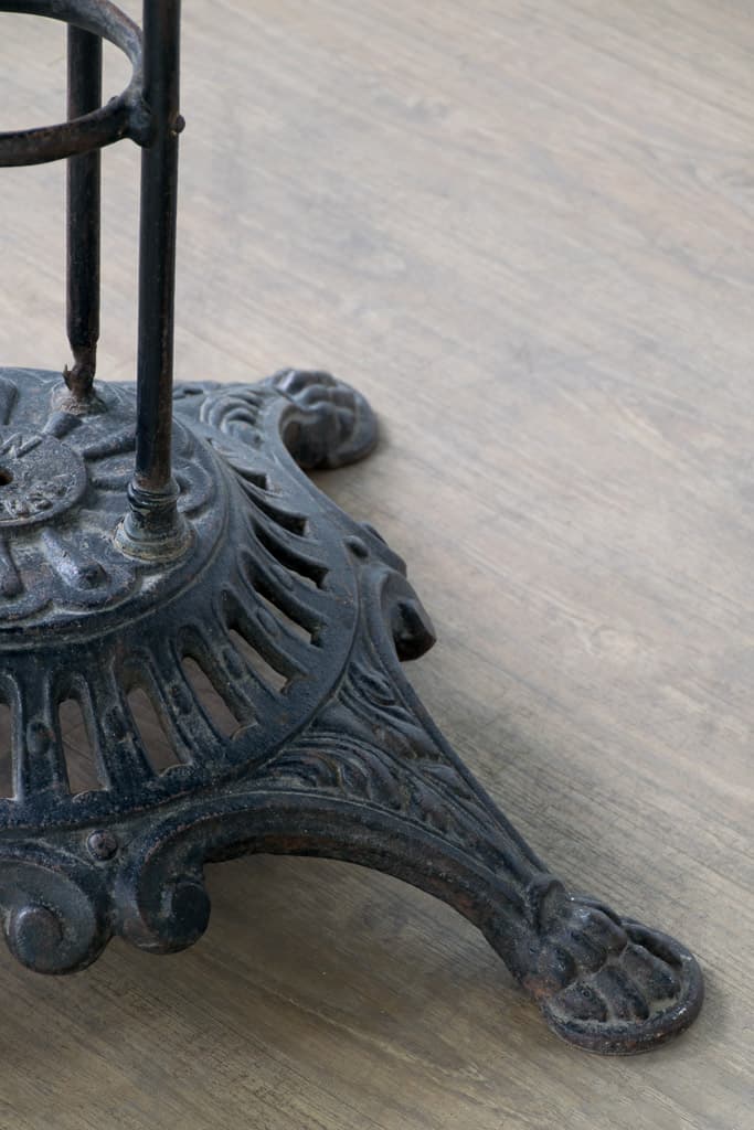 French Cast Iron Napoleon III Garden Gueridon Table - French antique 餐桌 3