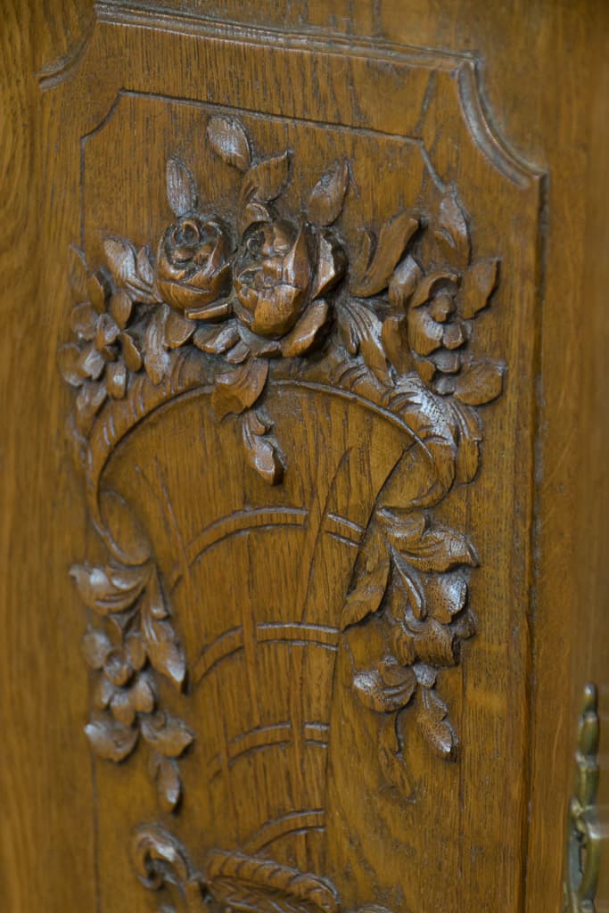 Mid 19th Century French Louis XV Carved Oak Buffet - French antique cabinets 2