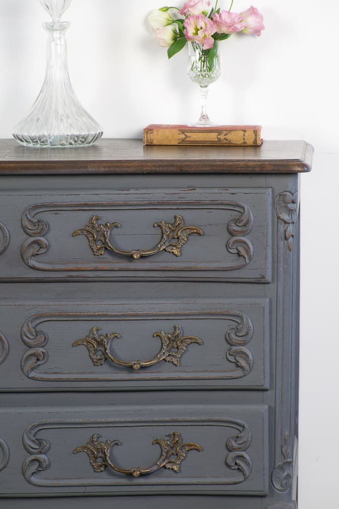 Late 19th Century Louis XV Style Hand-Painted Oak Chest of Drawers - French antique chest of drawers 4