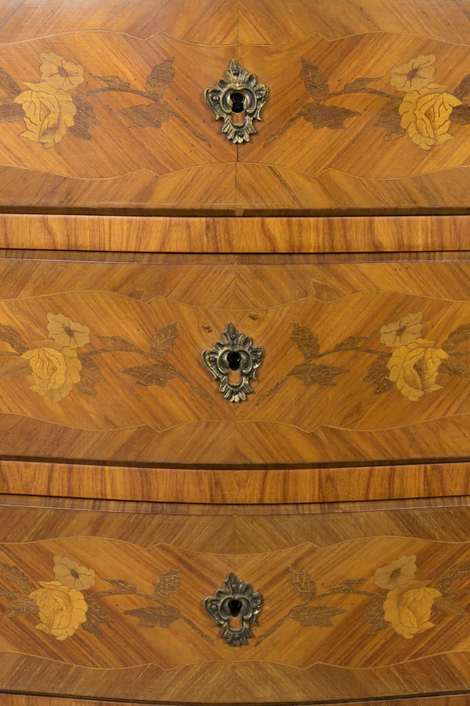 French Louis XV Ormolu-mounted Bombe Chest - French antique chest of drawers 5