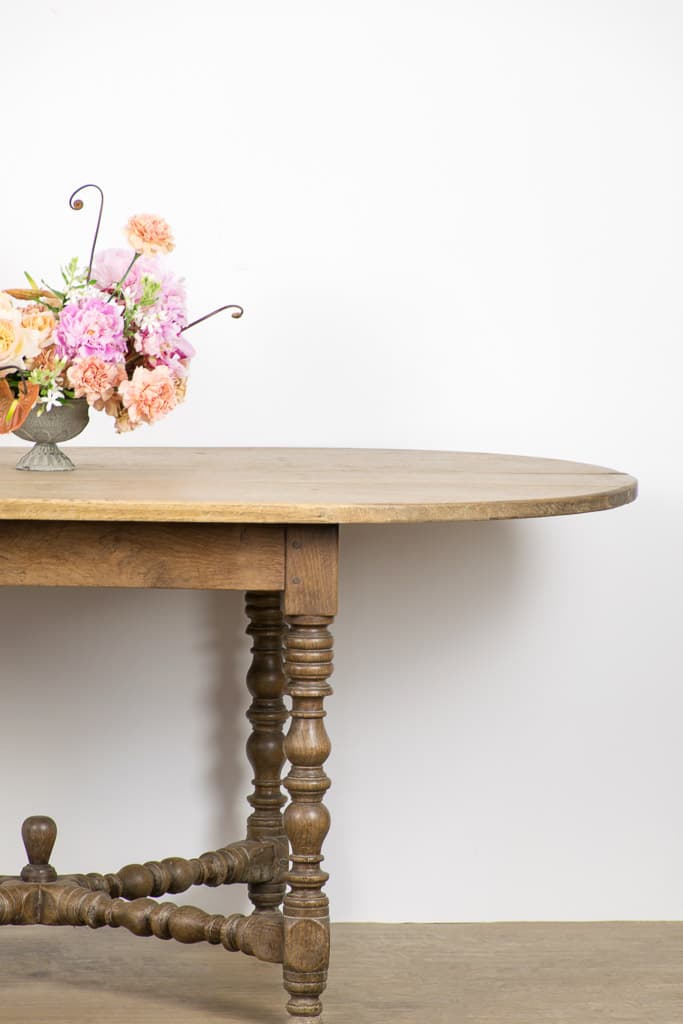 Late 19th Century French Provincial Oak Dining Table with Original Patina - French antique dining tables 7