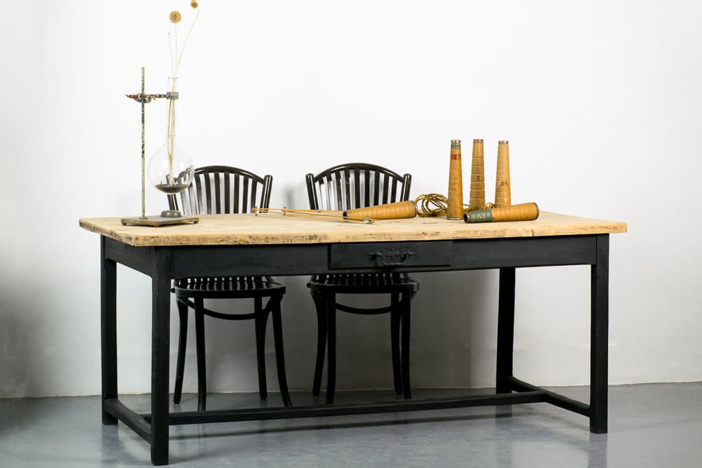 French Rustic Style Painted Table - French antique dining tables 3