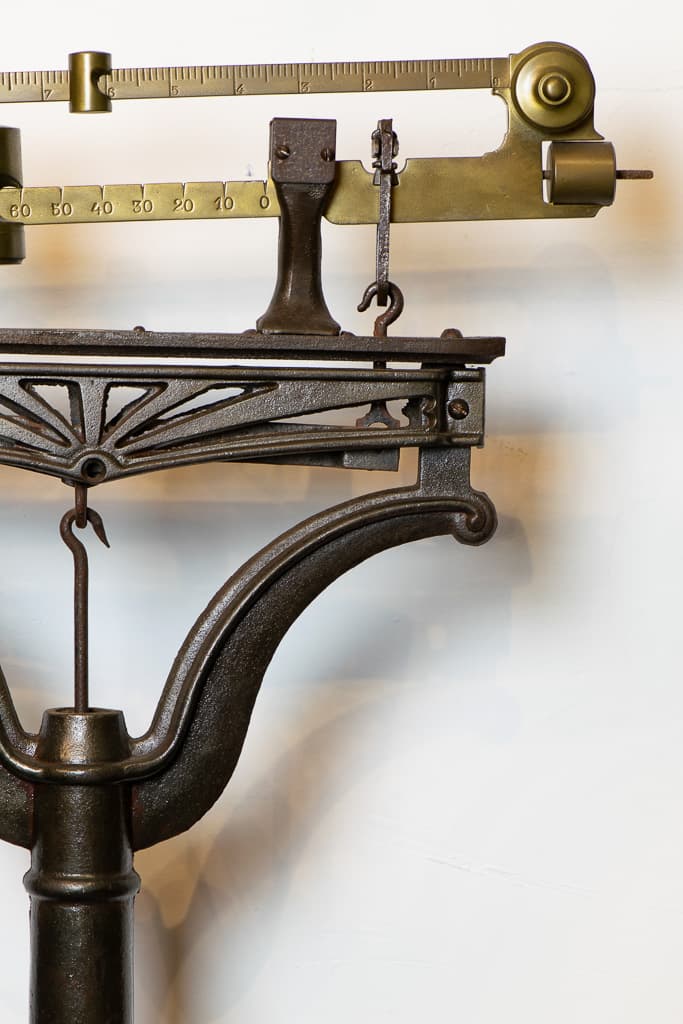Beautiful Doctors' Medical Scale Mechanical Stand Up with Weights - French antique decorative objects 2