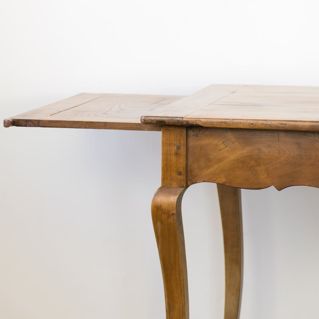 Elegant French Louis XV Style Dining Table - French antique dining tables 3