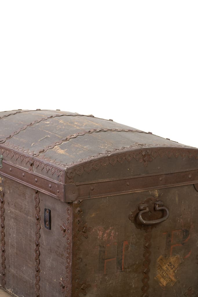 Mid 19th Century Trunk, Original Patina - French antique trunks 4