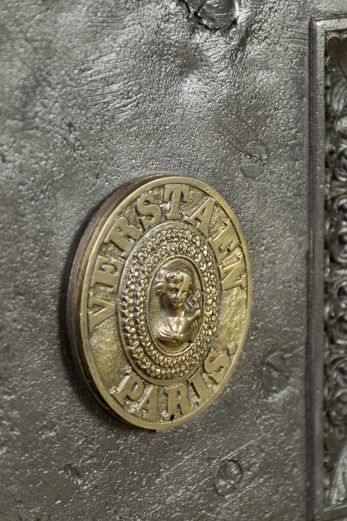 Mid 19th Century Metal Antique Safe - French antique antique safes 4
