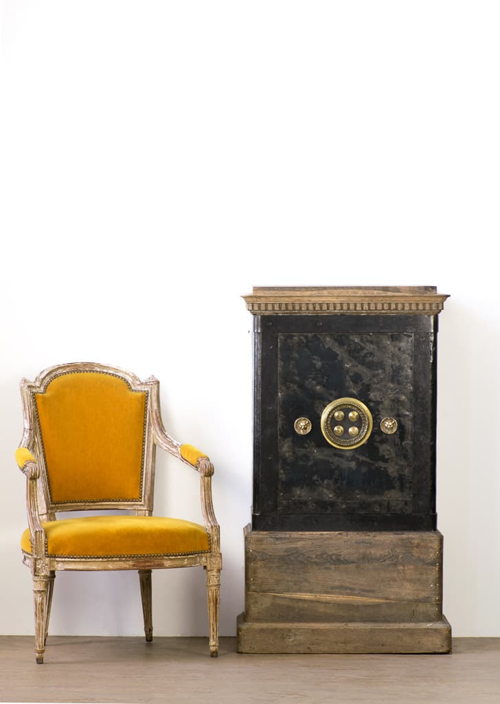 Large Safe with Key and Four-Letter Brass Combinat - French antique antique safes 4