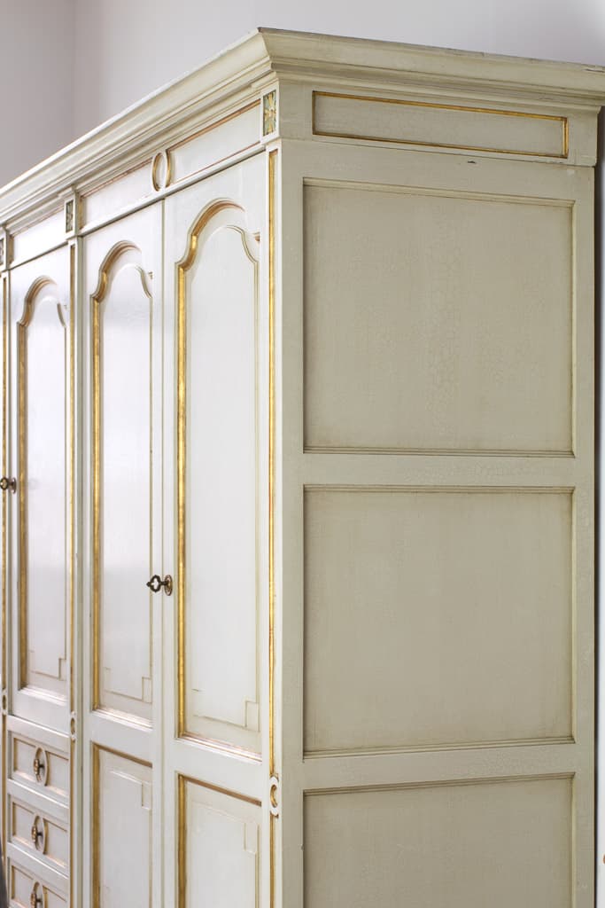 Large Louis XVI Style Mahogany Painted Wardrobe - French antique bookcases & armoires 4