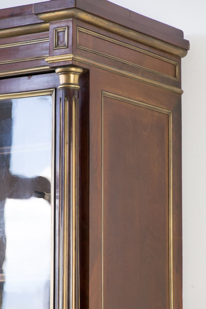Early 20th Century French Louis XVI Style Cabinet - French antique display cabinet 2